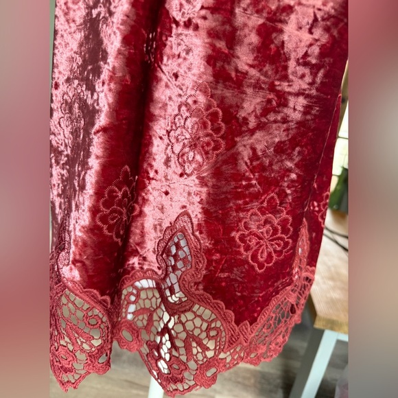 altar'd state Rose Pink Crushed Velvet Embroidered Halter Top Blouse Tunic Small - Picture 6 of 9